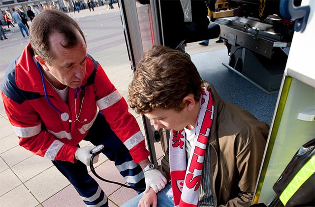 Paramedic-with-a-patient-at-an-outside-event-640x420